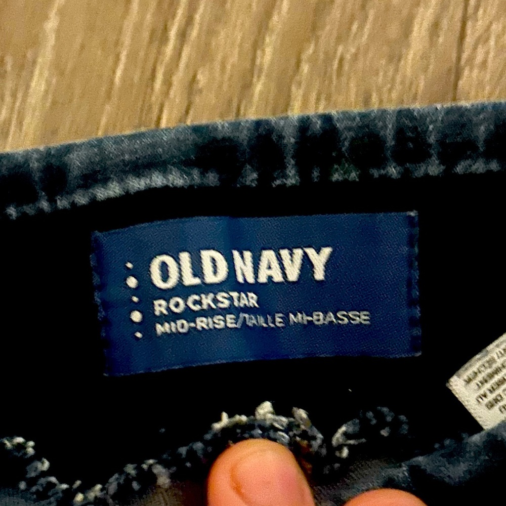 Old Navy Jegging type of pants.